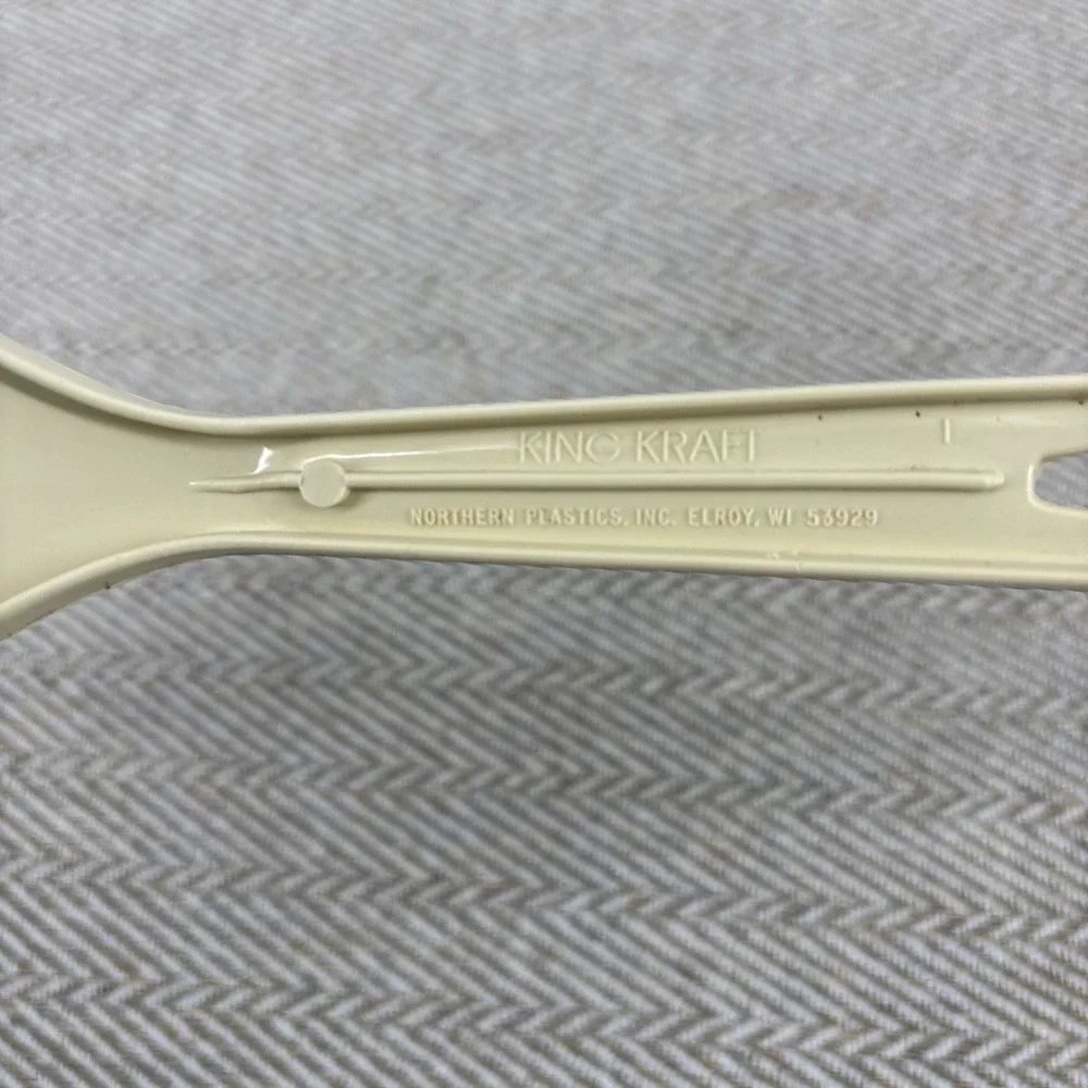 Vintage King Kraft LONG Blade Beige Nylon Plastic 2 Slot Spatula Heat Resistant